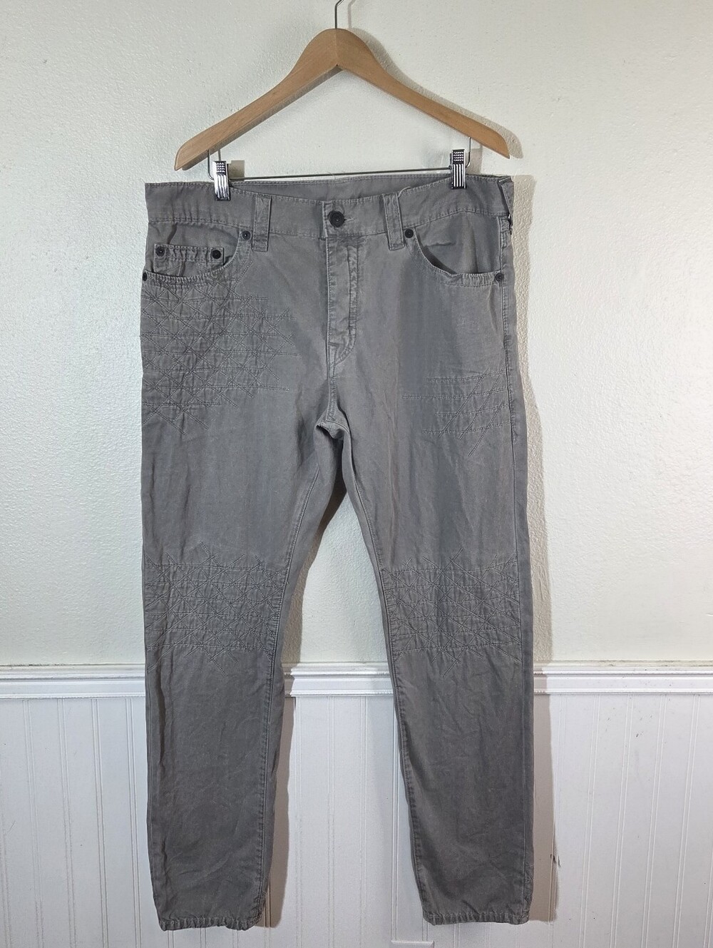 True Religion Mens Gray Jeans Pants Size 36 Embroidered Casual Streetwear